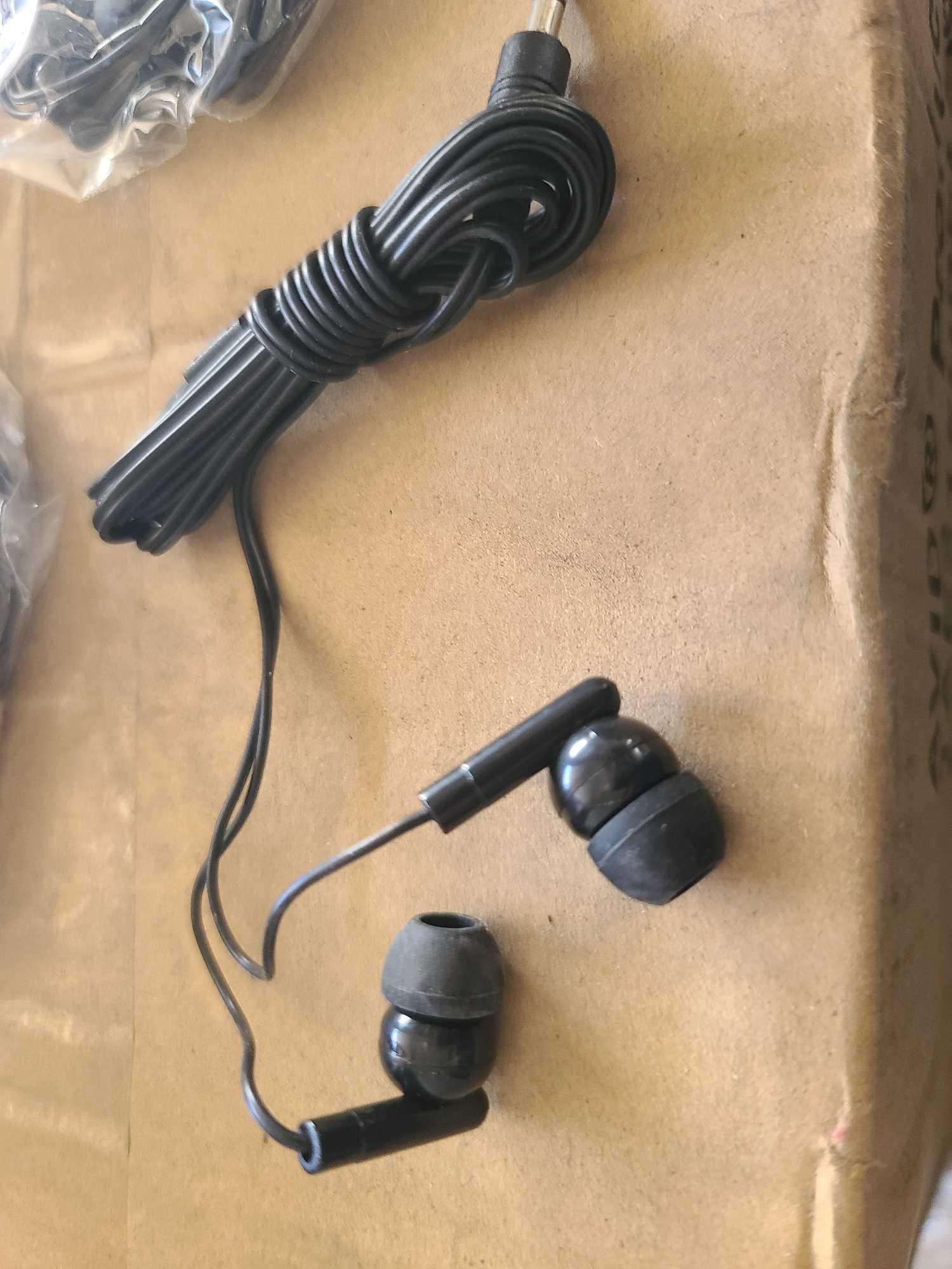 (1) Pallet of Wire Headphones