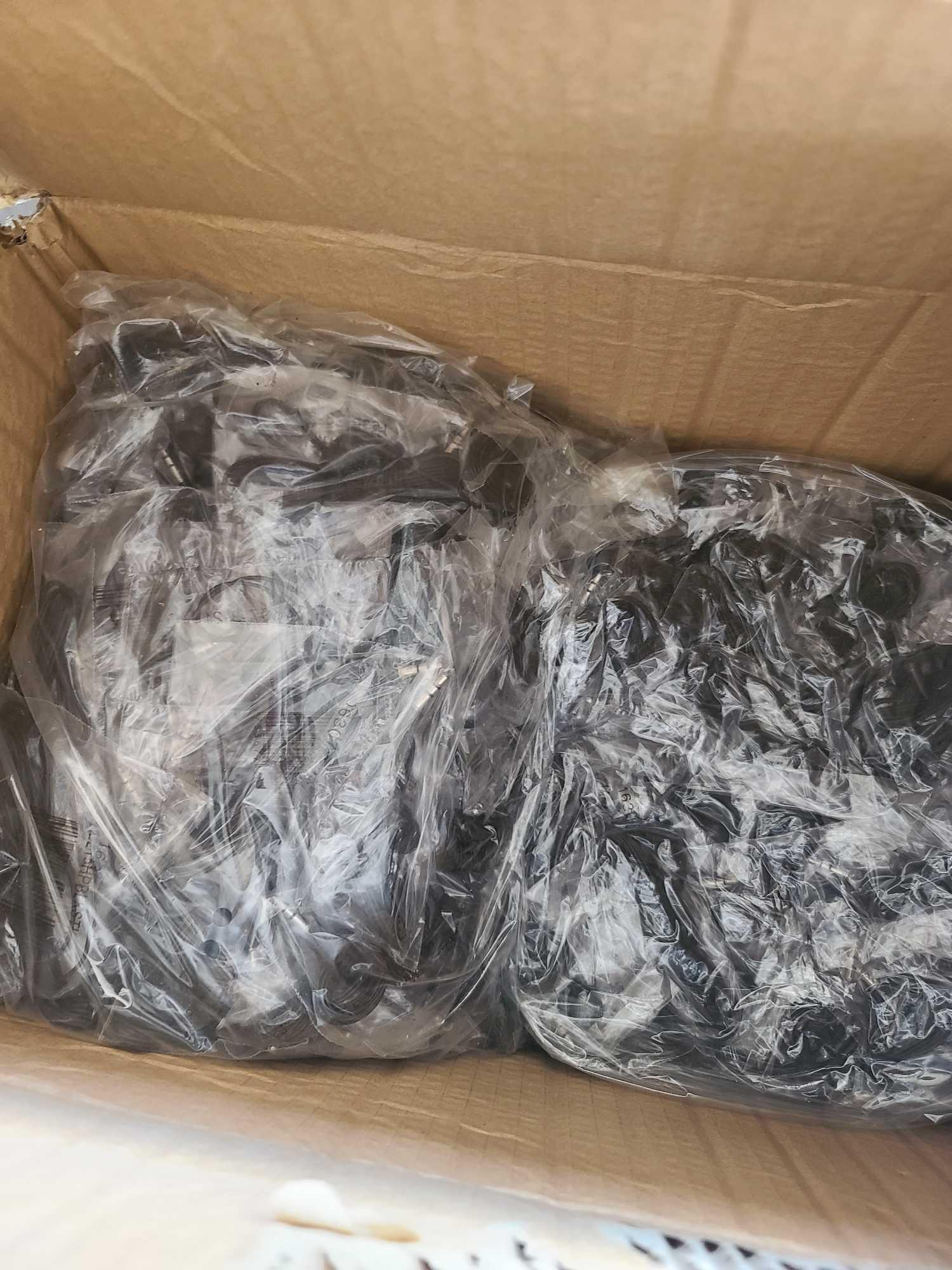 (1) Pallet of Wire Headphones