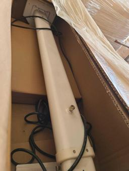 (1) Pallet w/ Epson...EB-L210SW PowerLite MultiLite Projectors and Short Throw Projector Wall Mounts