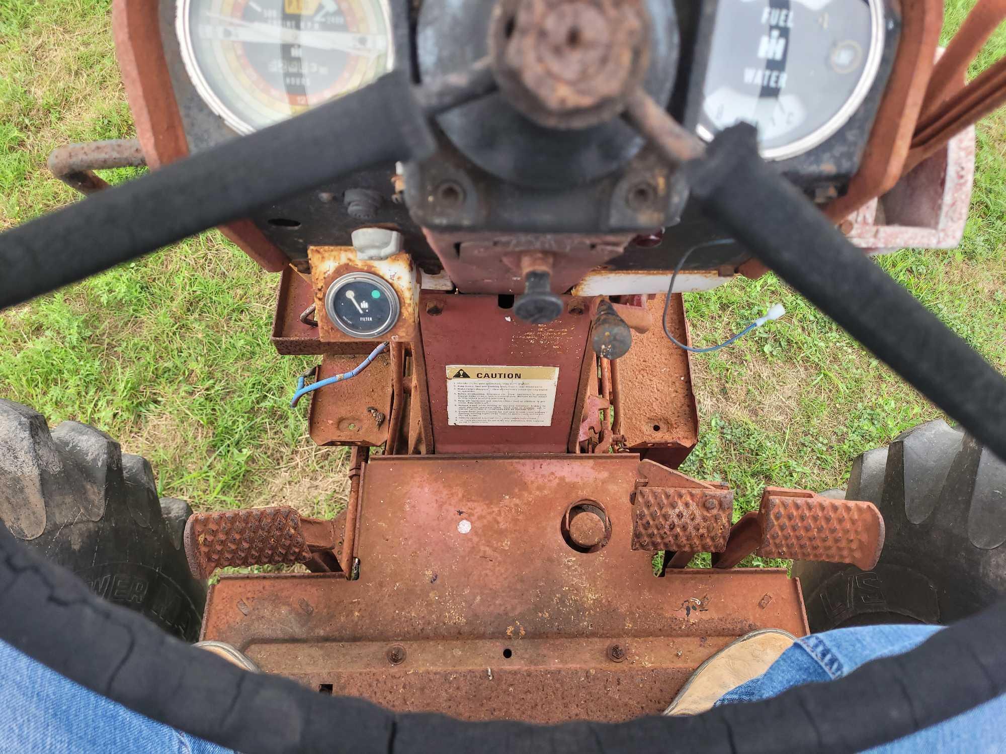 International F-1206 Tractor, Srl. # 7699