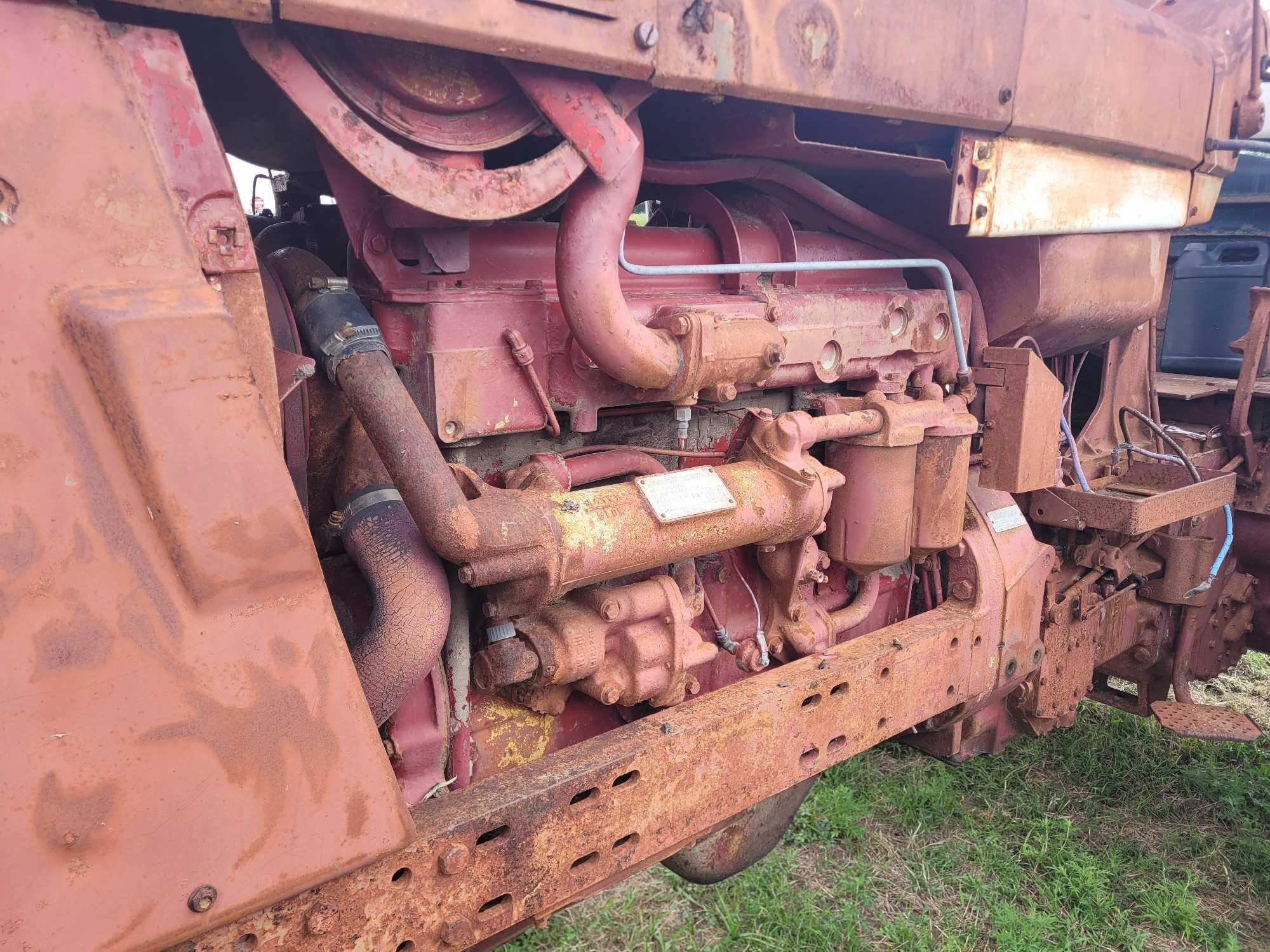 International F-1206 Tractor, Srl. # 7699