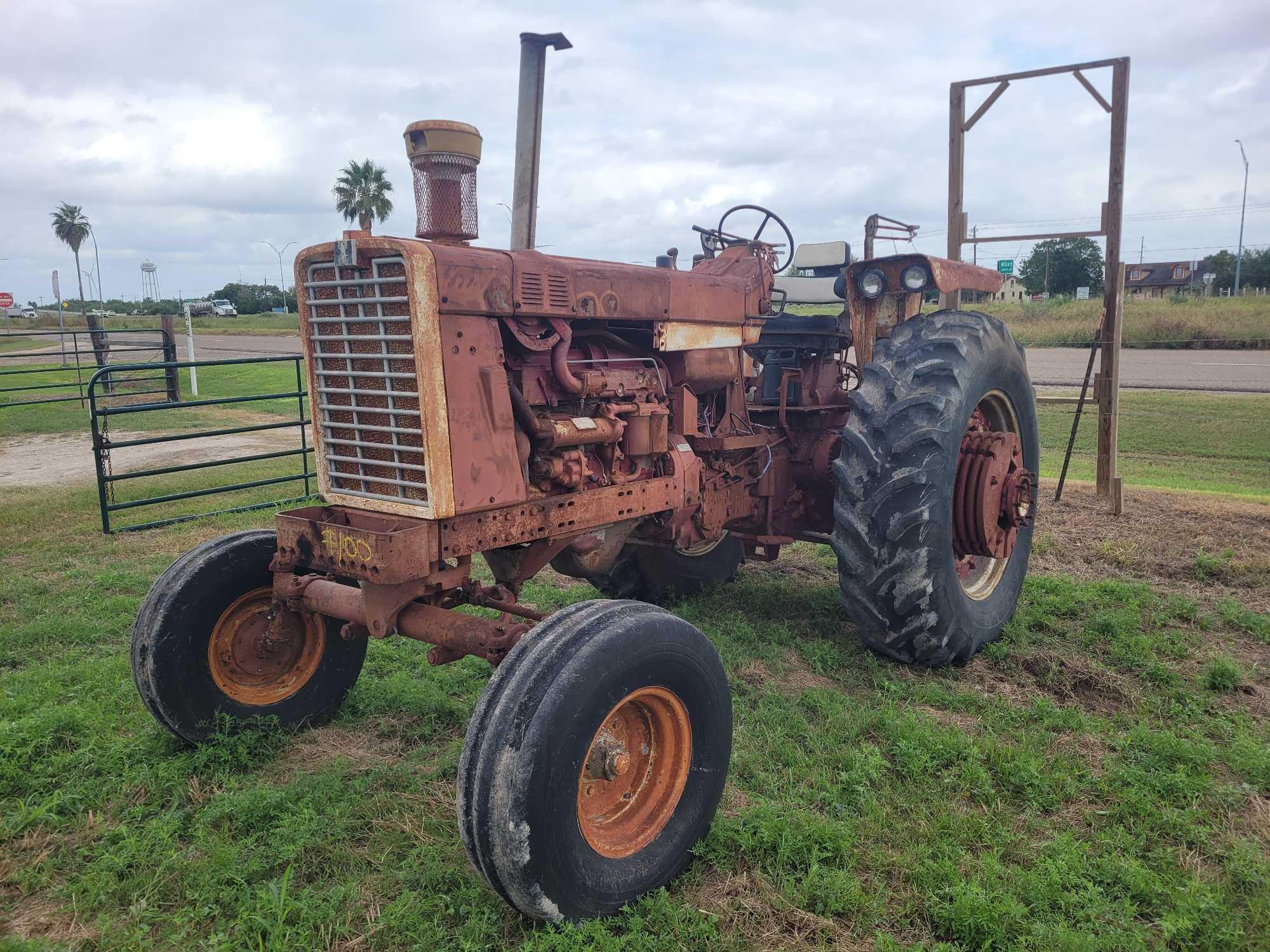 International F-1206 Tractor, Srl. # 7699