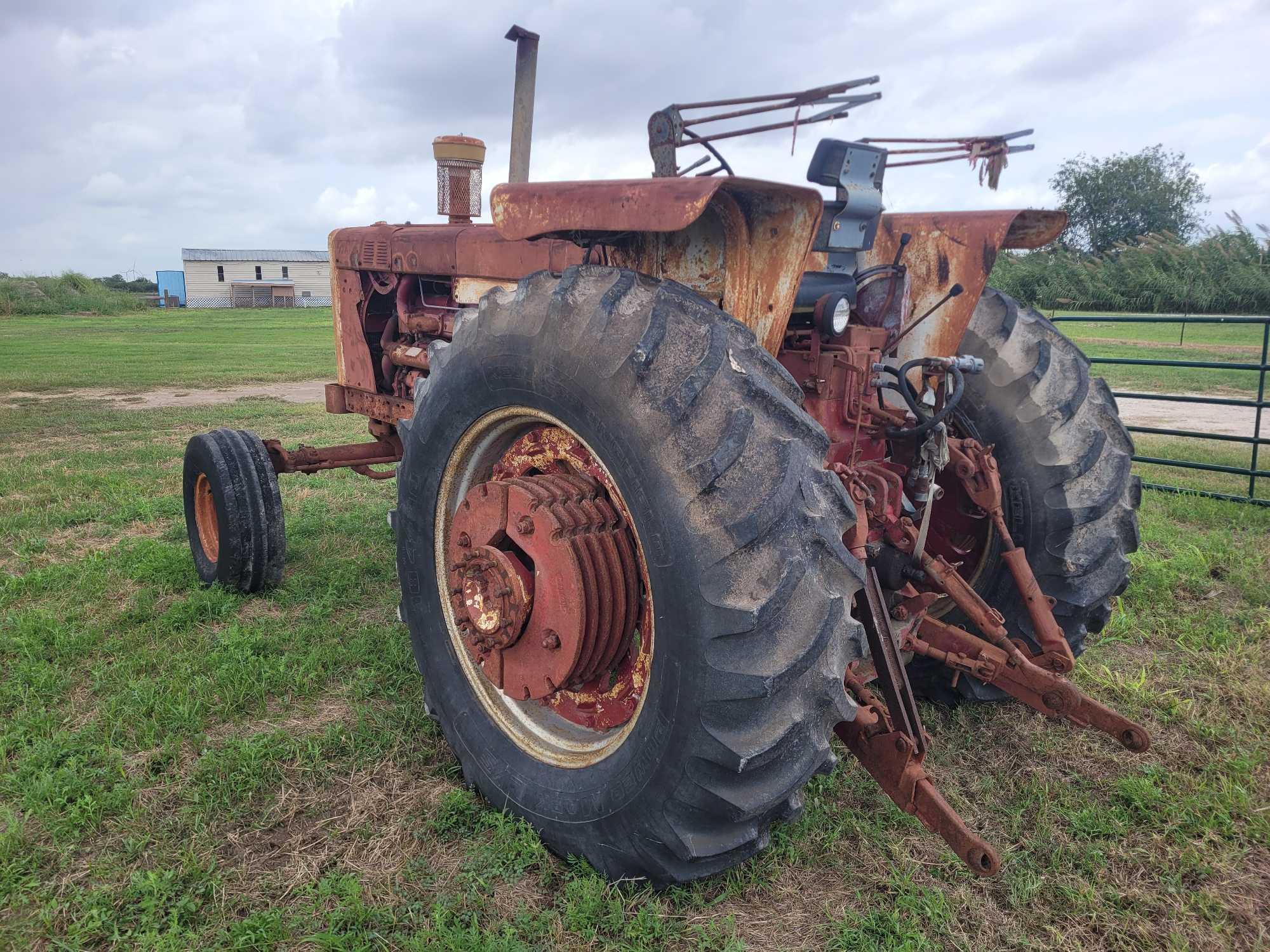 International F-1206 Tractor, Srl. # 7699