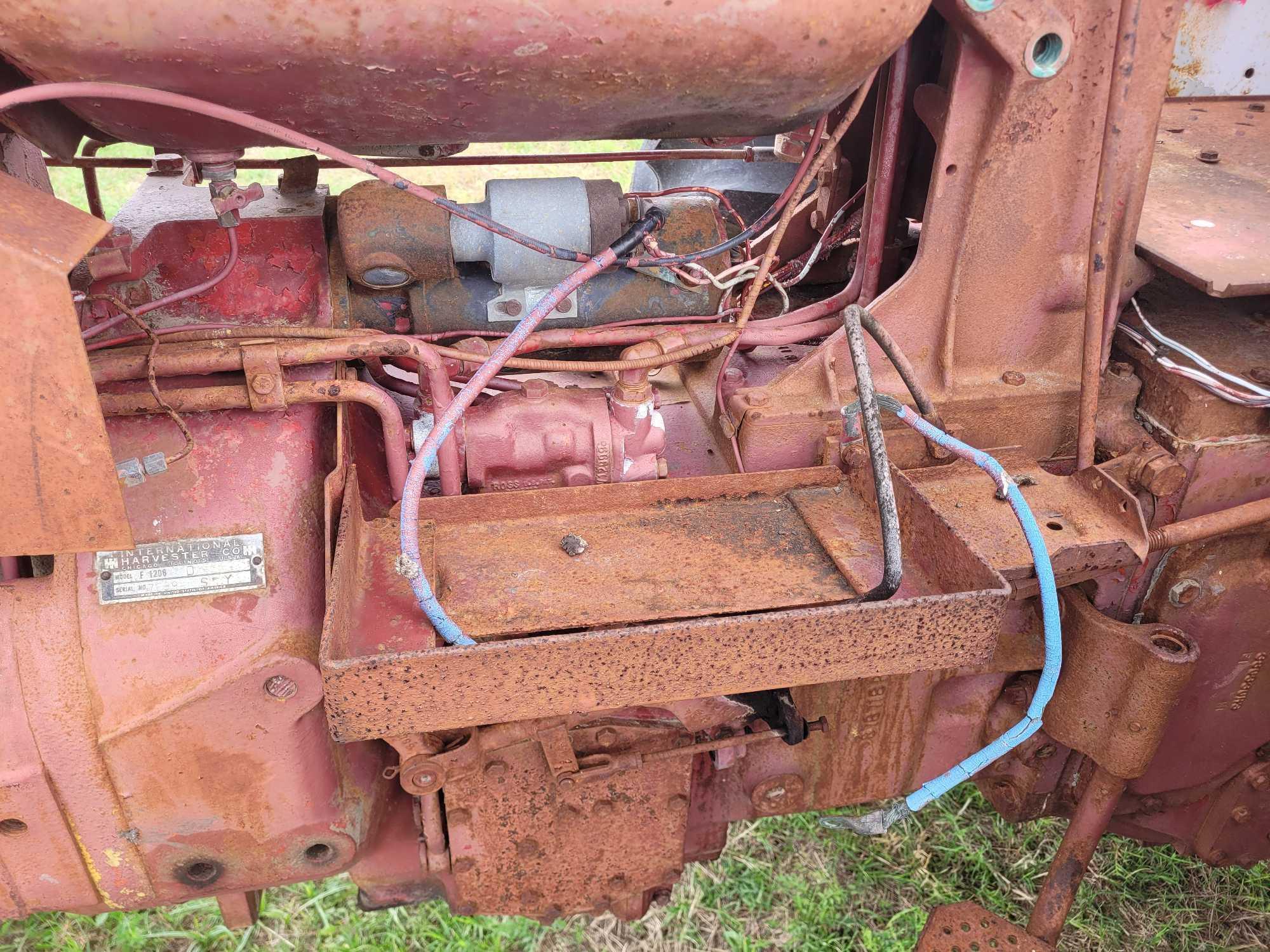 International F-1206 Tractor, Srl. # 7699