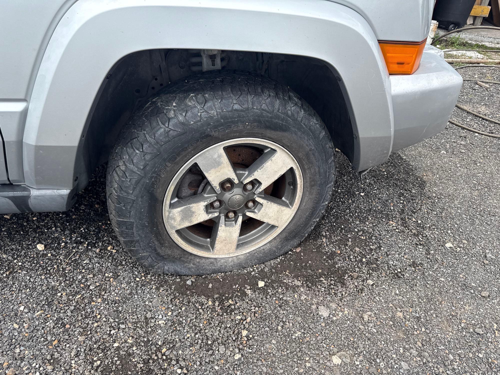 2006 Jeep Commander Multipurpose Vehicle (MPV), VIN # 1J8HH48N96C276874