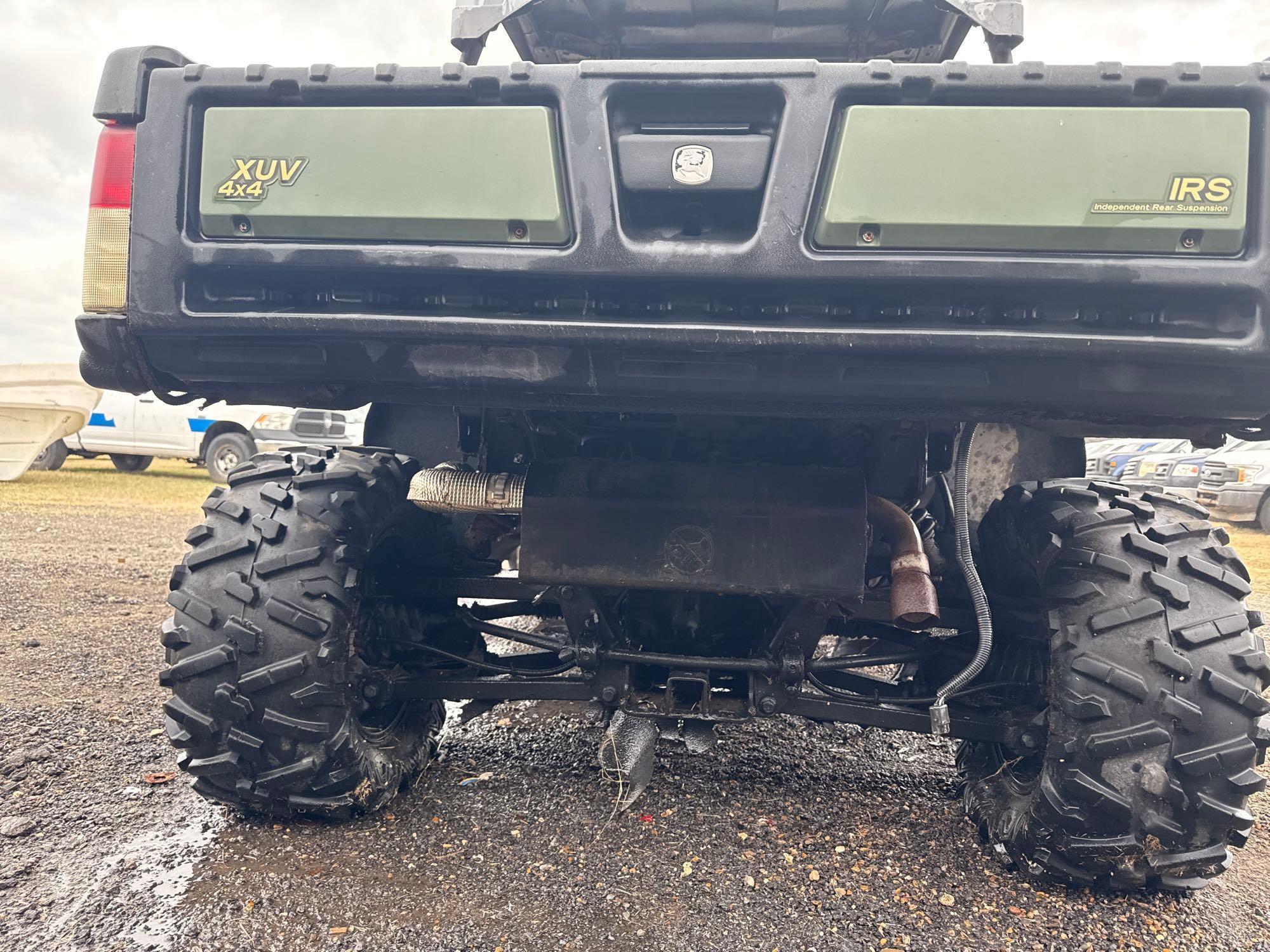 John Deere 825i E Gas 4x4 XUV UTV, P.I.N. #1M0825GELGM116824