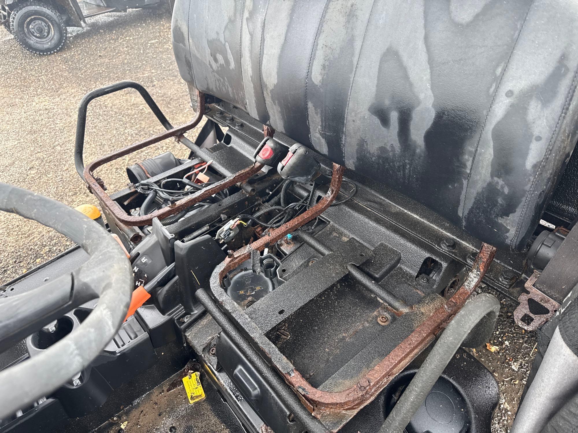 John Deere 825i E Gas 4x4 XUV UTV, P.I.N. #1M0825GELGM116824