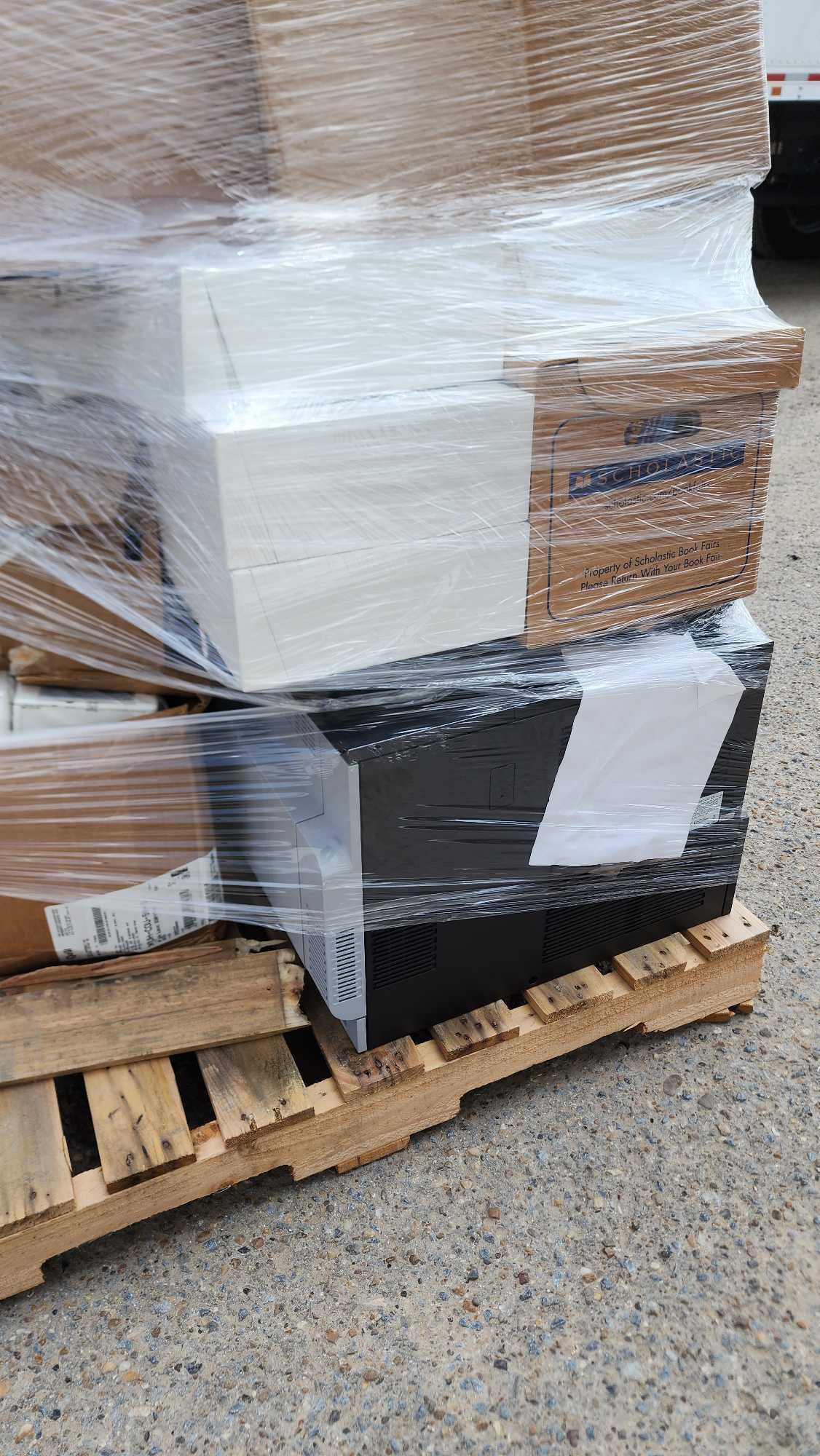 (1) Pallet w/ Flashcards, Microscopes, 3D Shapes, Educational Textbooks