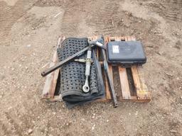 (1) Pallet w/ (1) TowHitch, (1) Turn Buckle, Hammer Wrenches, Fittipe Mats