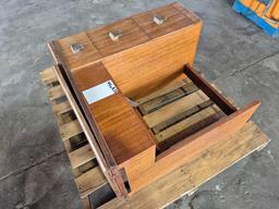 SINGER Sewing Machine Desk w/ Drawers on Pallet