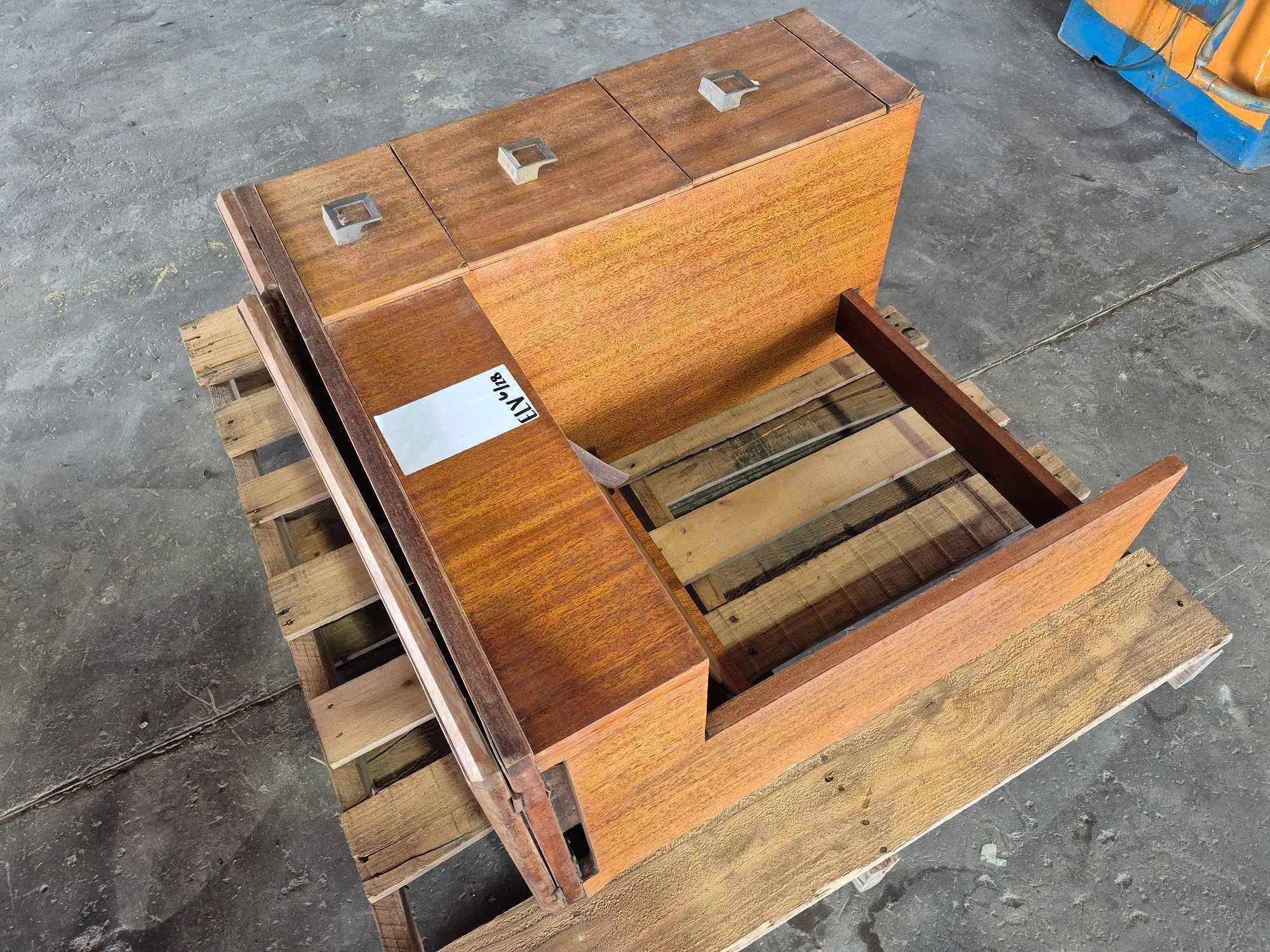 SINGER Sewing Machine Desk w/ Drawers on Pallet