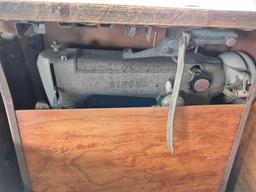 SINGER Sewing Machine Desk w/ Drawers on Pallet