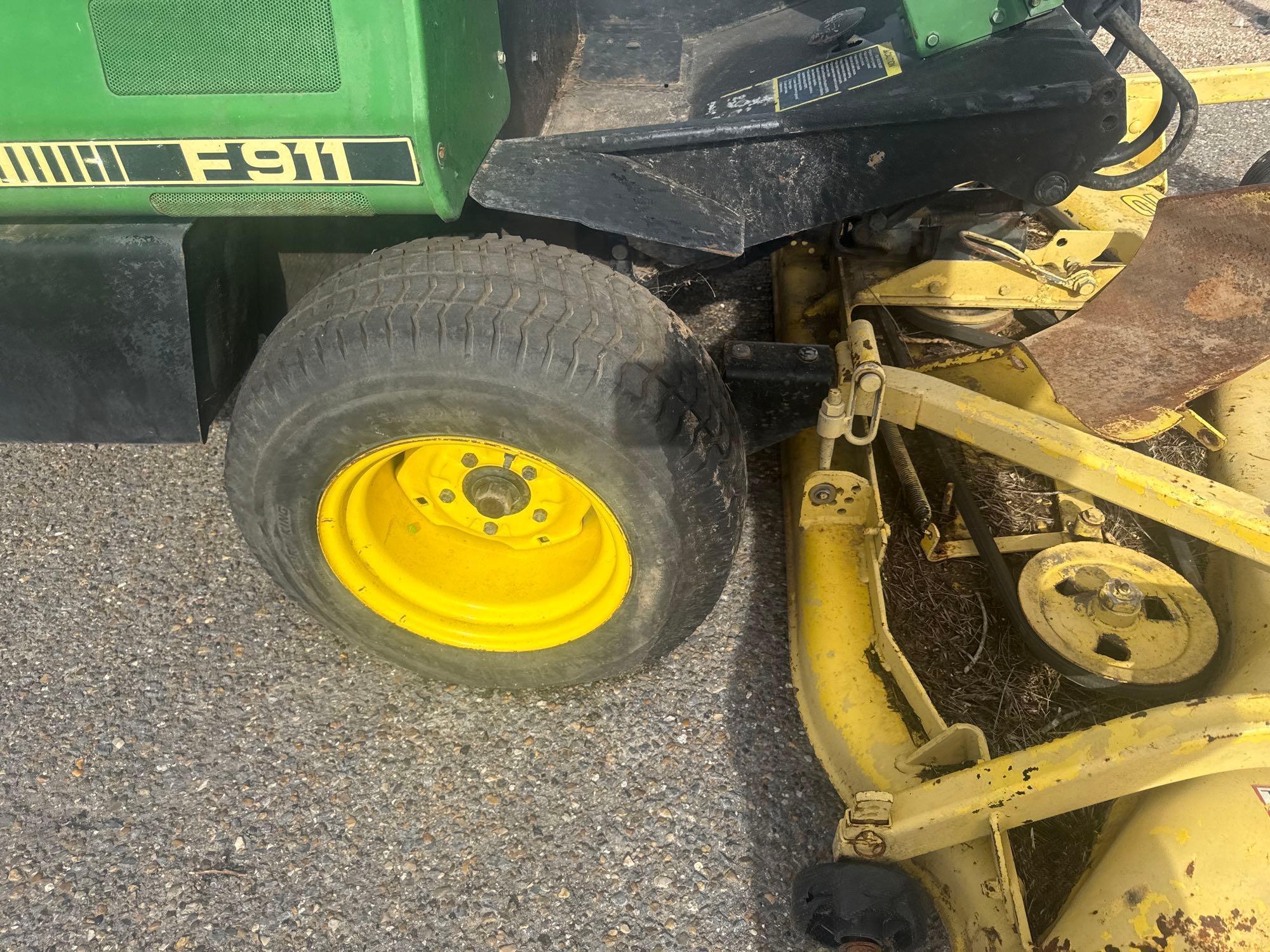 John Deere F911 Front Mount Riding Mower