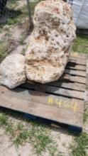 (1) Pallet w/Medium Rock Boulders