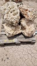 (1) Pallet of Landscape Stone Boulder Rocks