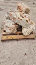 (1) Pallet of Landscape Stone Boulder Rocks