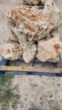 (1) Pallet of Landscape Stone Boulder Rocks