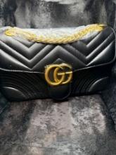 Women's Black Purse (AUCTION COMPANY DOES NOT GUARANTEE AUTHENTICITY)