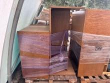 (1) Pallet w/ Wooden Desk & Bookshelves