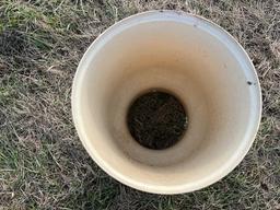 FERTILIZER HOPPER