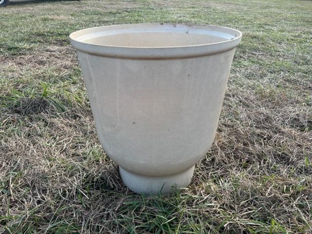 FERTILIZER HOPPER