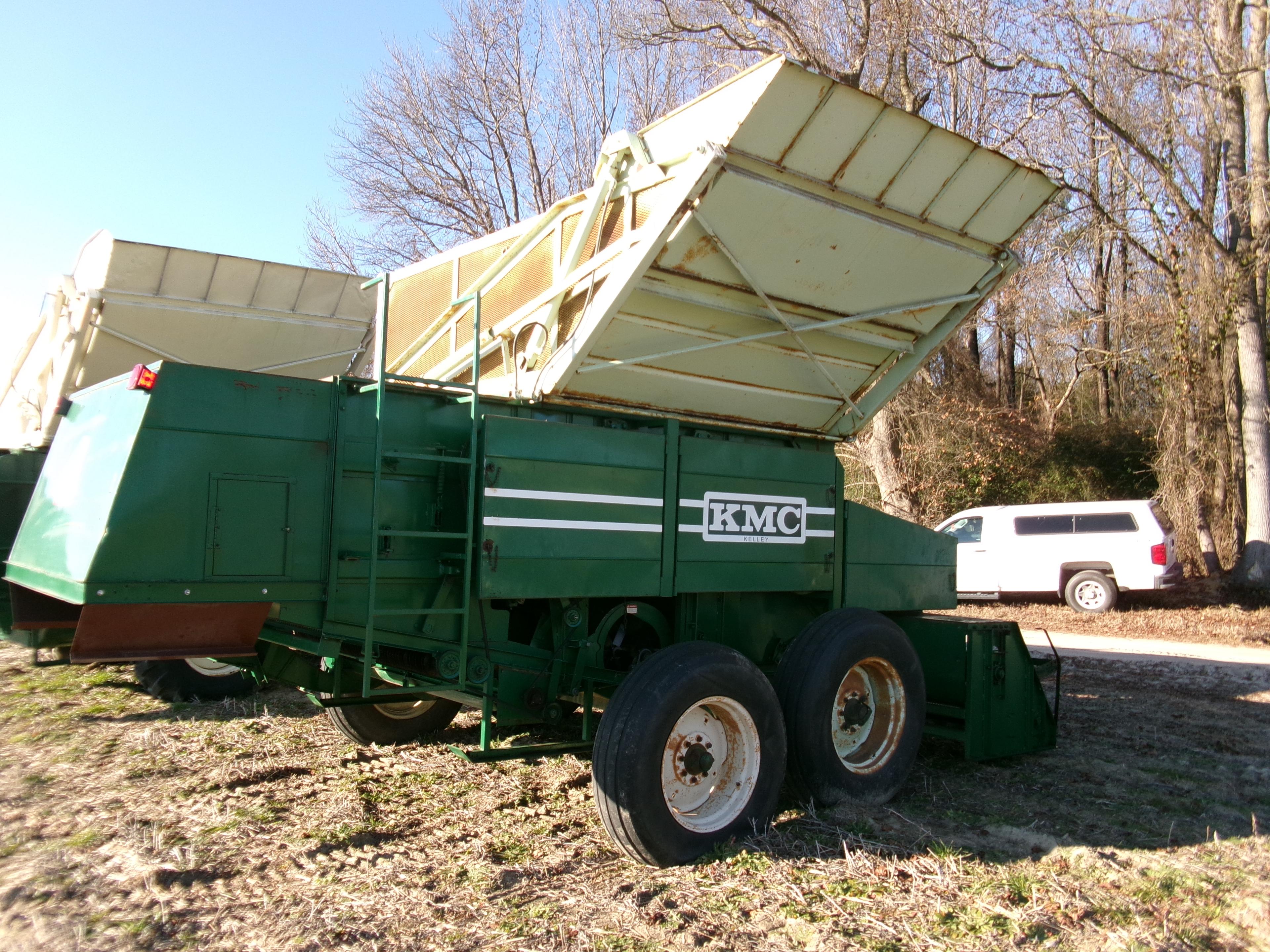 KMC 3350 4-ROW PEANUT COMBINE