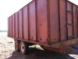 ROANOKE TANDEM AXLE PEANUT TRAILER