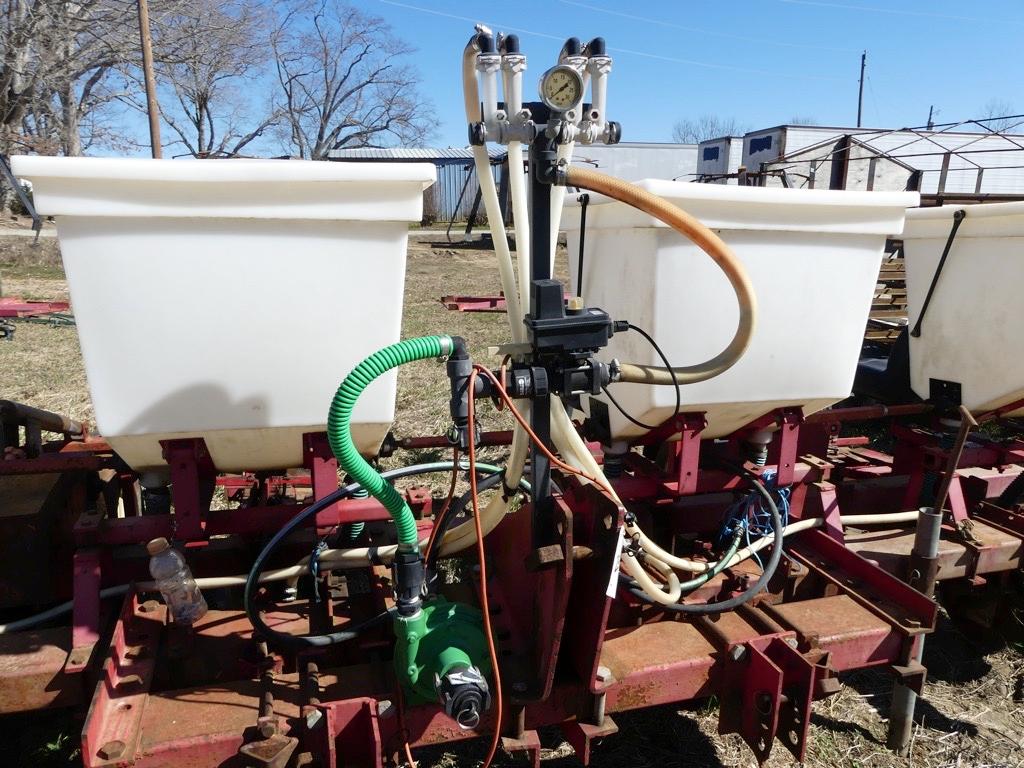 MECHANICAL 4-ROW CAROUSEL SETTER WITH FERTILIZER DRIVE