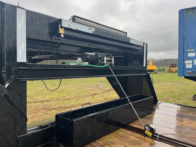 2021 LOADTRAIL 40’ GOOSENECK  WINCH STEEL RAMPS