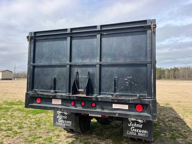 2001 GMC C6500 GAS ENGINE ALLISON AUTO TRANS 16’ JOHNNY GREGORY DUMP 148K MILES