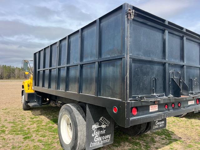 2001 GMC C6500 GAS ENGINE ALLISON AUTO TRANS 16’ JOHNNY GREGORY DUMP 148K MILES