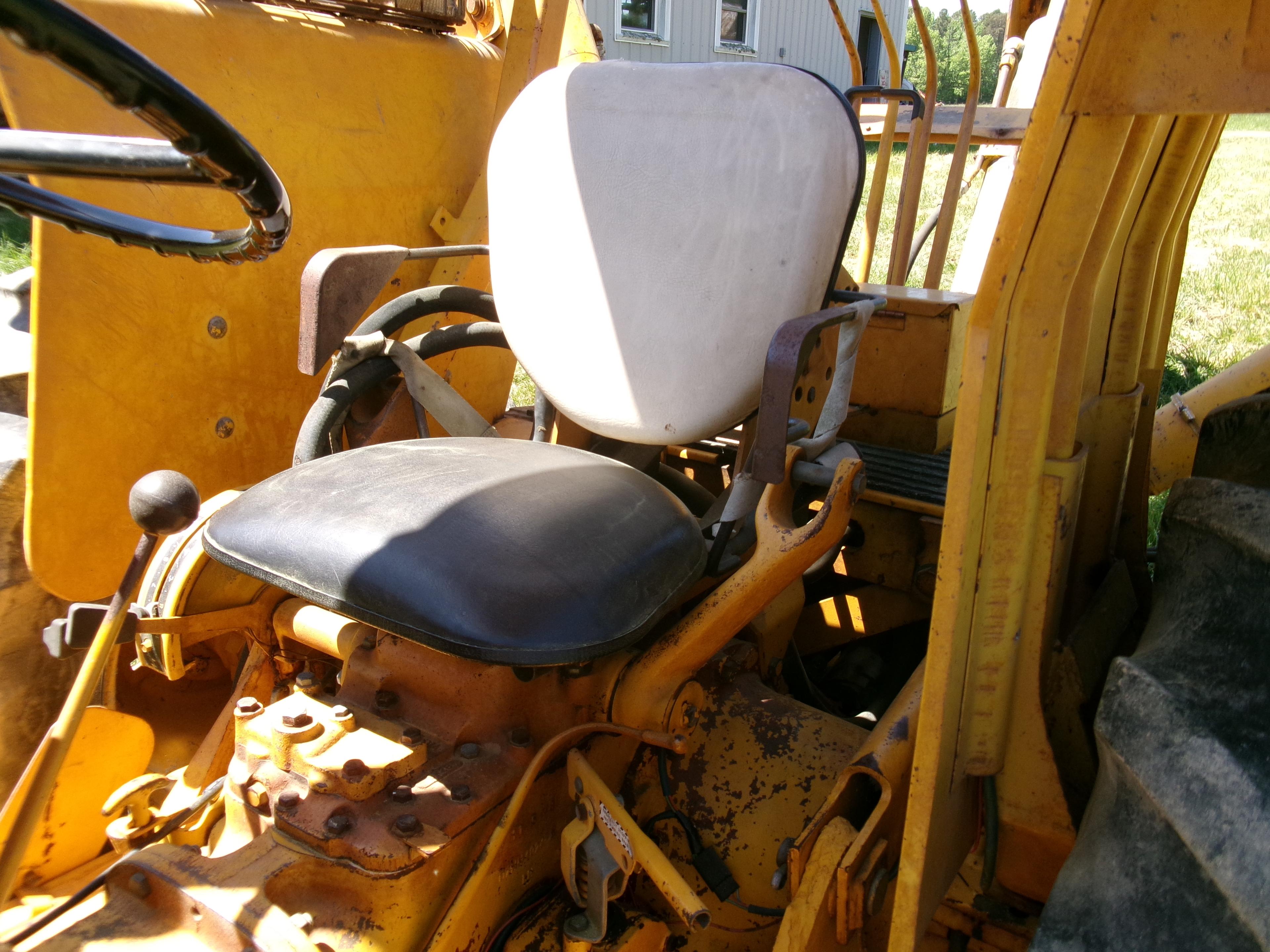 FORD 420 BACKHOE, DSL, 4-POST CANOPY, 1186 HRS WHEN TACH STOPPED, SN: C5861