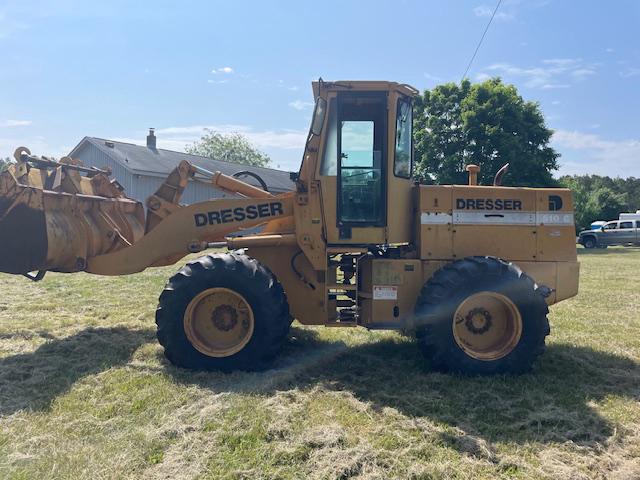 DRESSER 510 C LOADER DSL ENGINE FORKS AND BUCKET RUNS GOOD, 2ND & 3RD GEAR WEAK