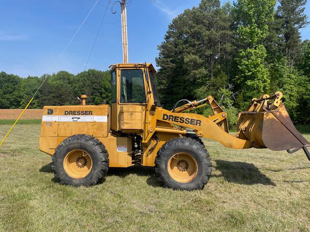 DRESSER 510 C LOADER DSL ENGINE FORKS AND BUCKET RUNS GOOD, 2ND & 3RD GEAR WEAK