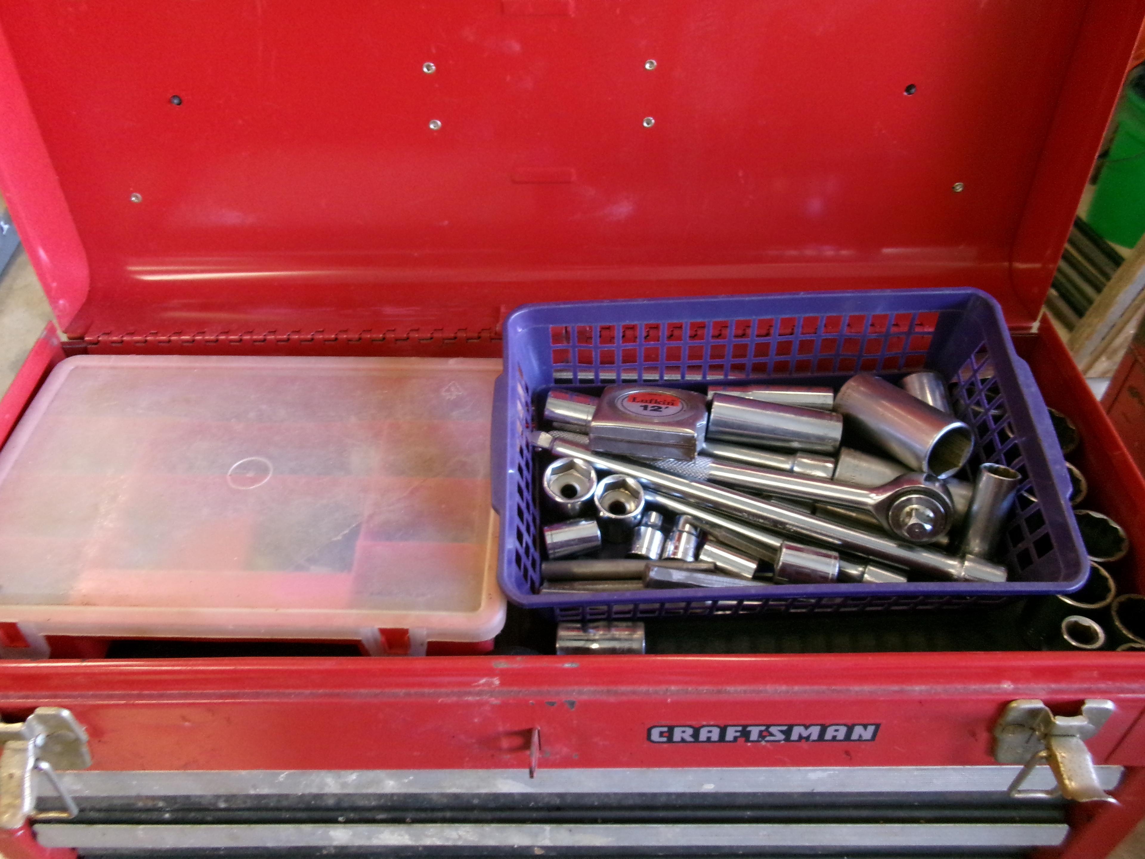 CRAFTSMAN TOOL BOX WITH TOOLS