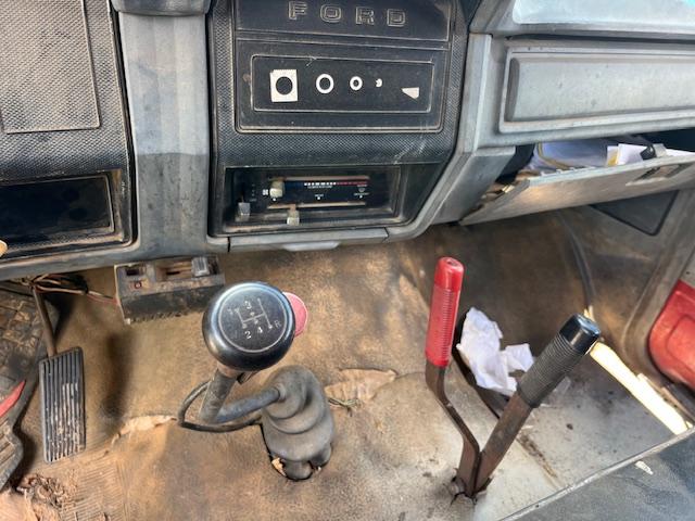 86’ FORD DUMP TRUCK 140K MILES SHOWING