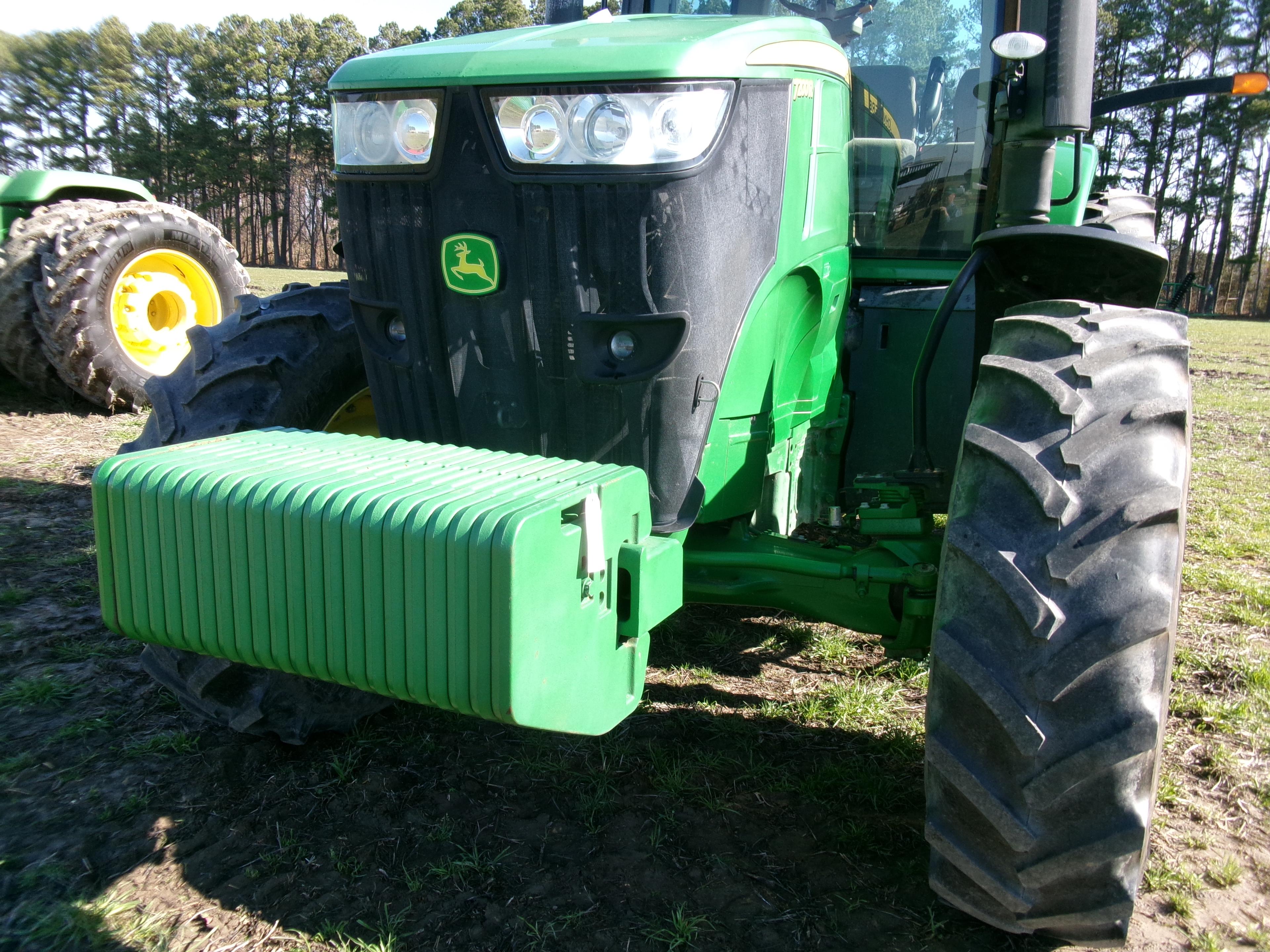 JD 7200R DSL, CAB, POWER QUAD TRANS WITH E-RANGE, LEFT HAND REVERSER MFWD, 4 REMOTES, QUICK HITCH, W