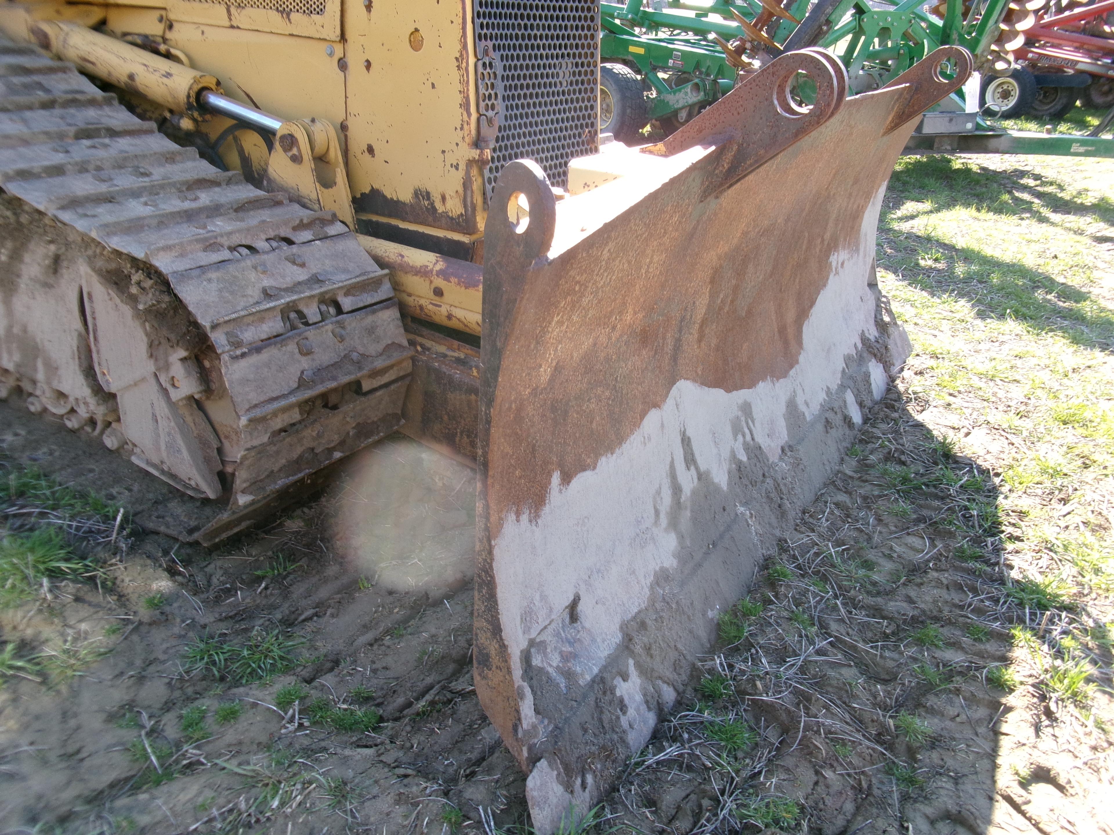 CAT D5H DOZER, ROPS, DSL, 10’ 4 WAY BLADE, 8566 HRS, SN:8R101815