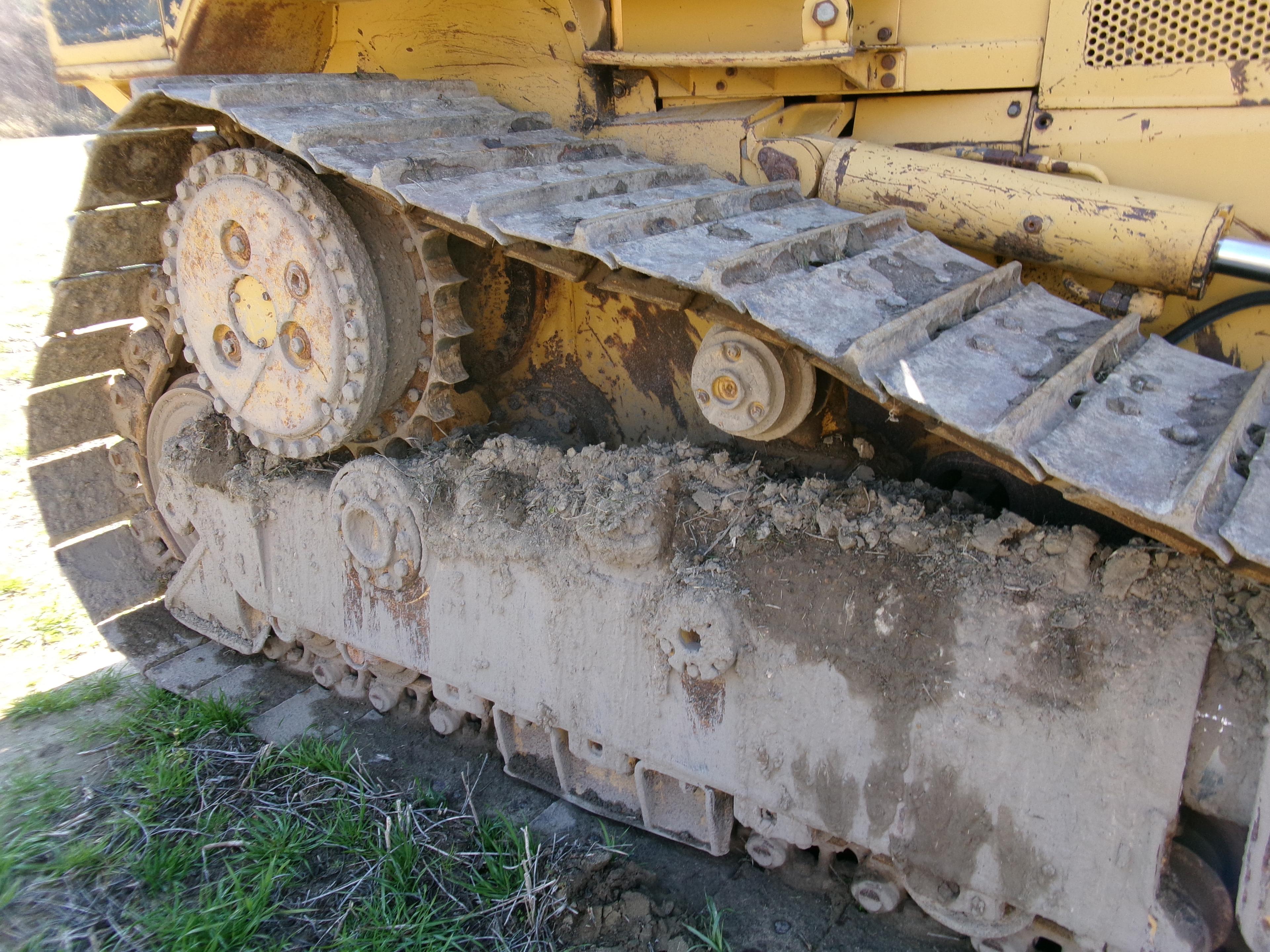 CAT D5H DOZER, ROPS, DSL, 10’ 4 WAY BLADE, 8566 HRS, SN:8R101815