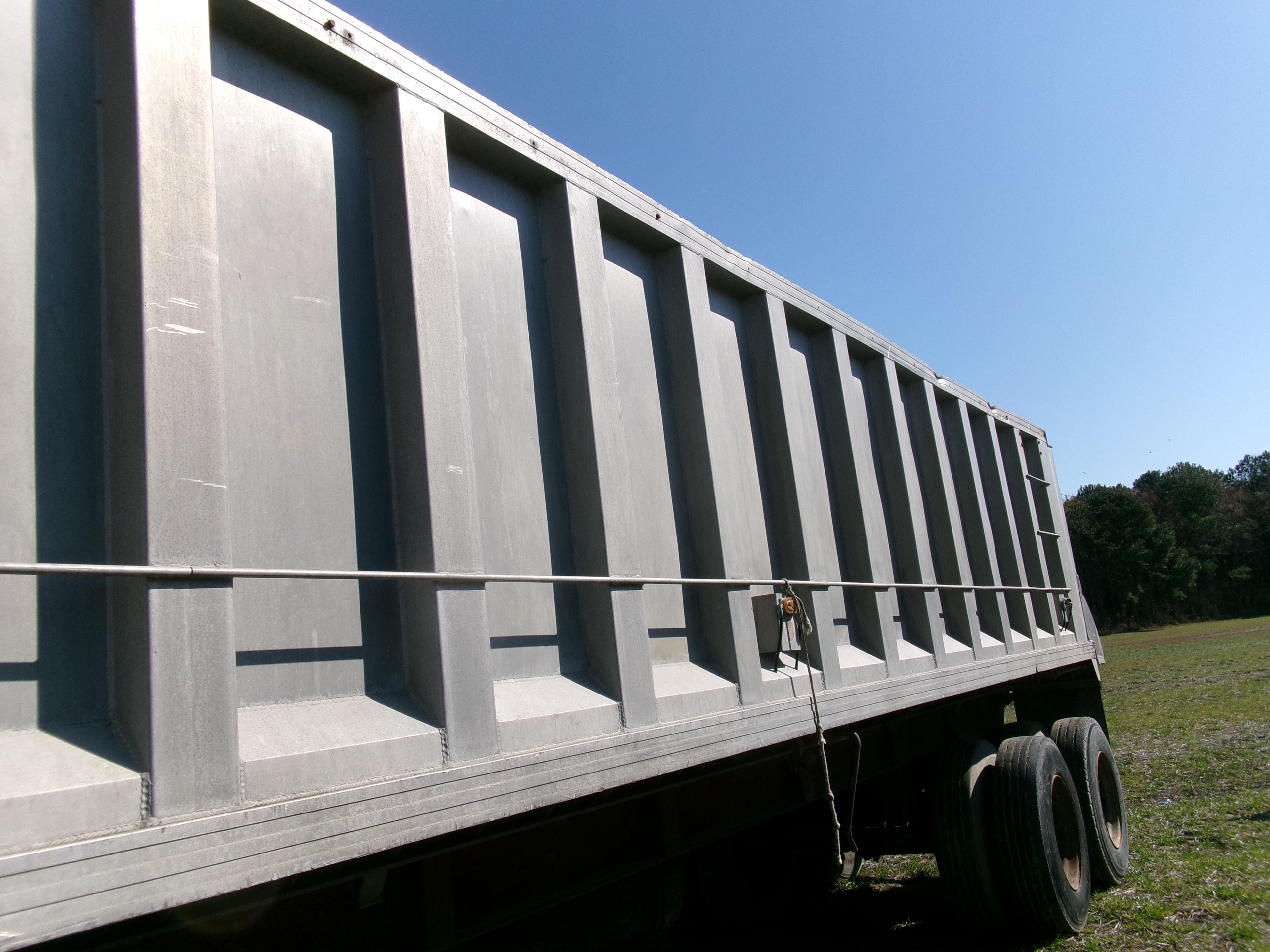 1981 SUMMIT 32’ DUMP STEEL FRAME, ALUM DUMP TRAILER