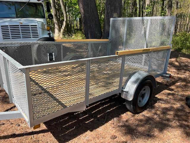 2020 ROADKING GALVANIZED TRAILER 10’ x 6’  GORILLA LIFT ASSIST GATE  2’ SIDES BARELY USED