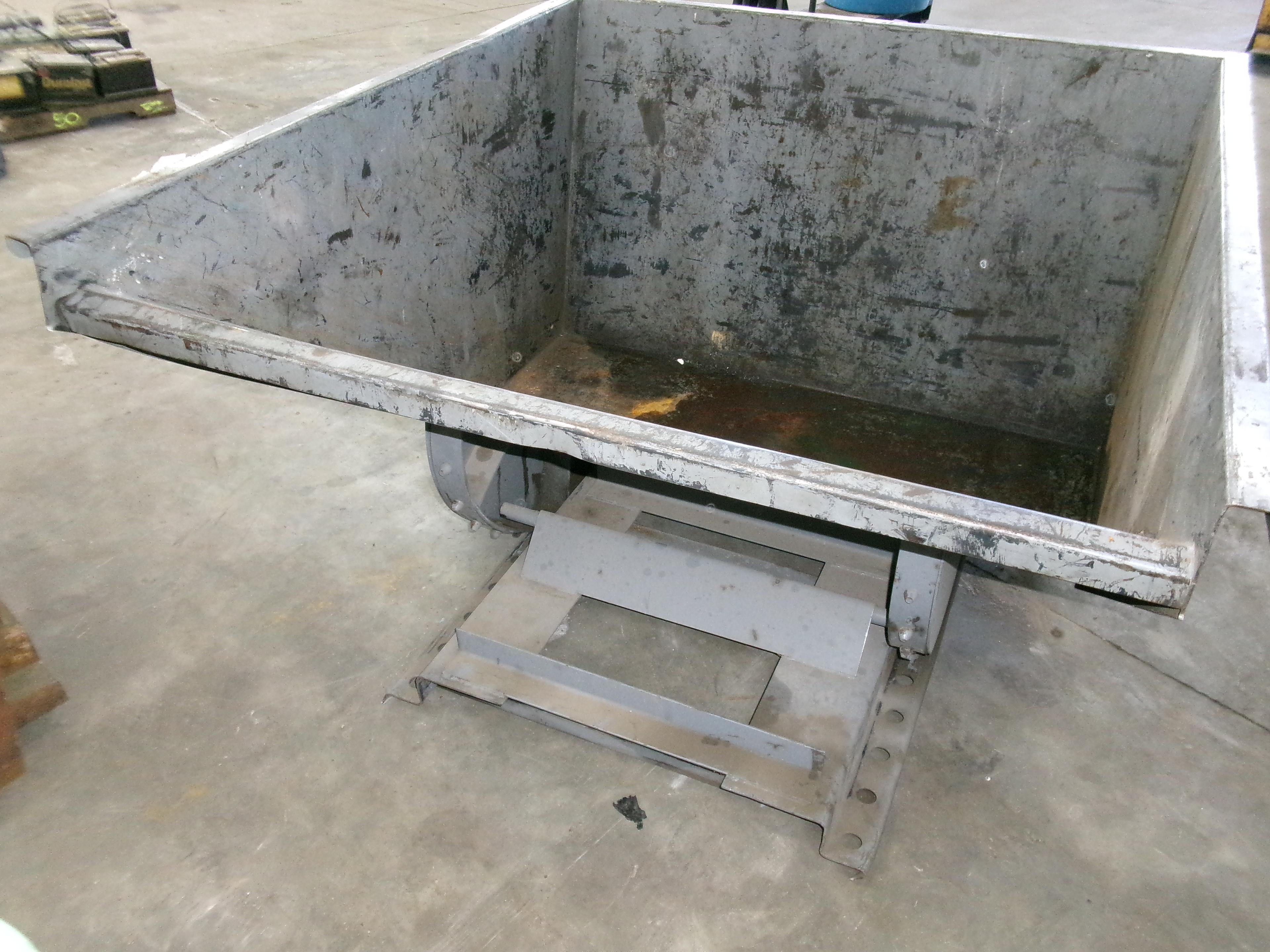 1 1/2 YD FRONT MOUNT  STEEL HOPPER