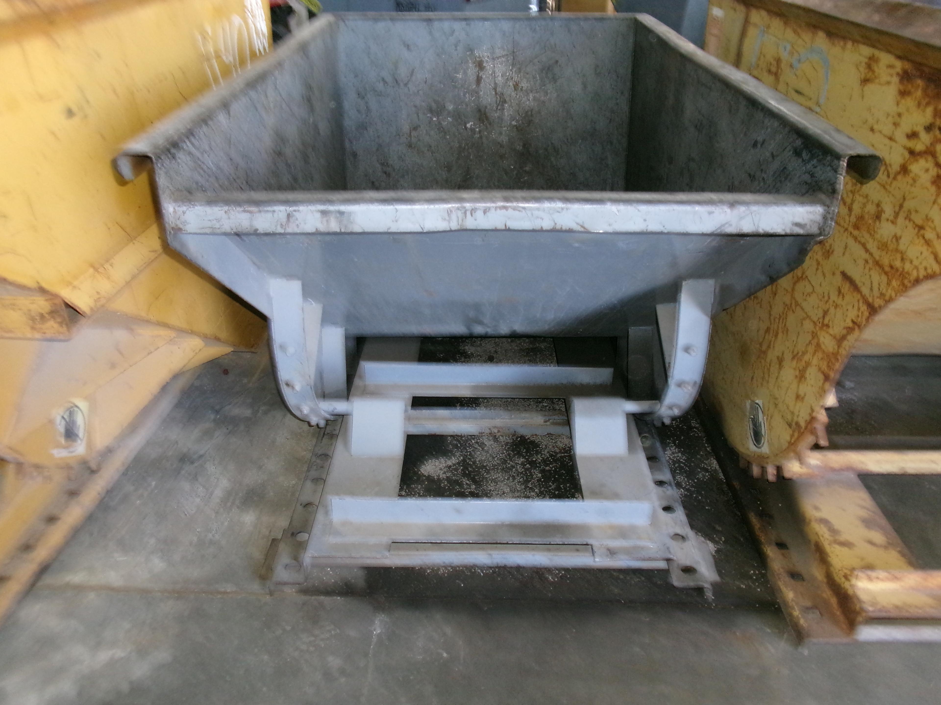1 YD FRONT MOUNT STEEL HOPPER
