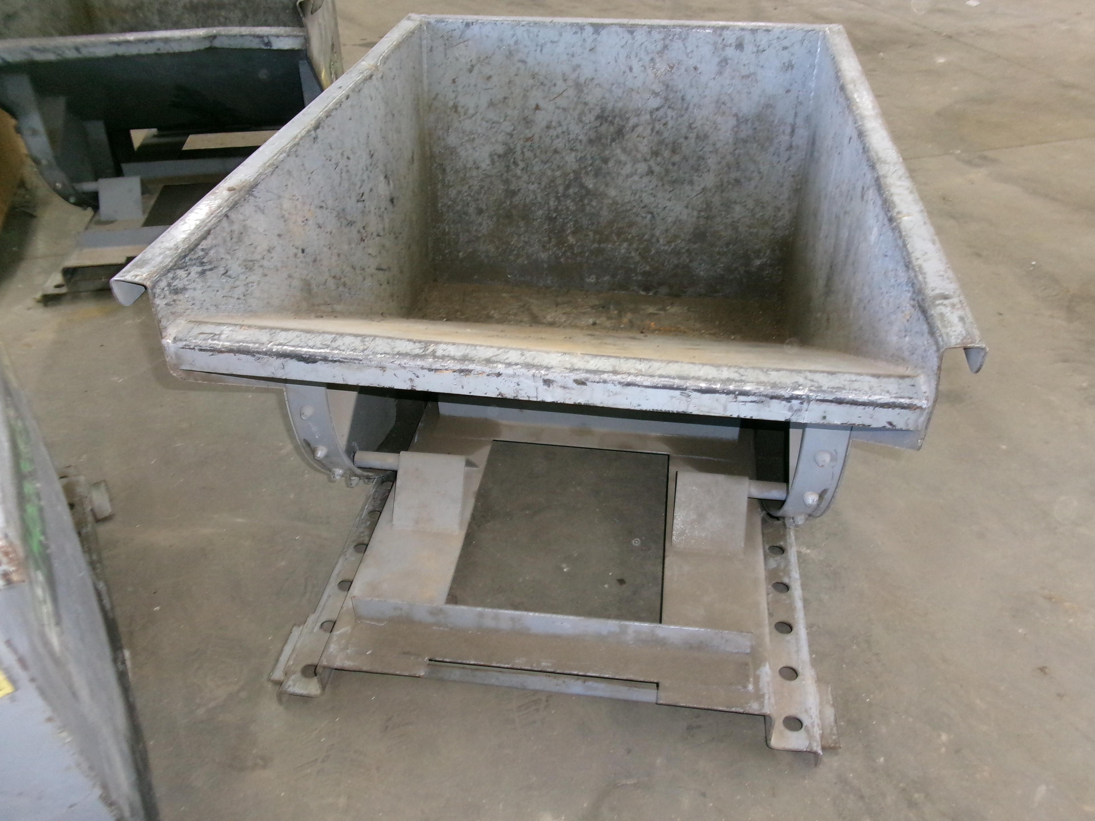 1/2 YD FRONT MOUNT STEEL HOPPER