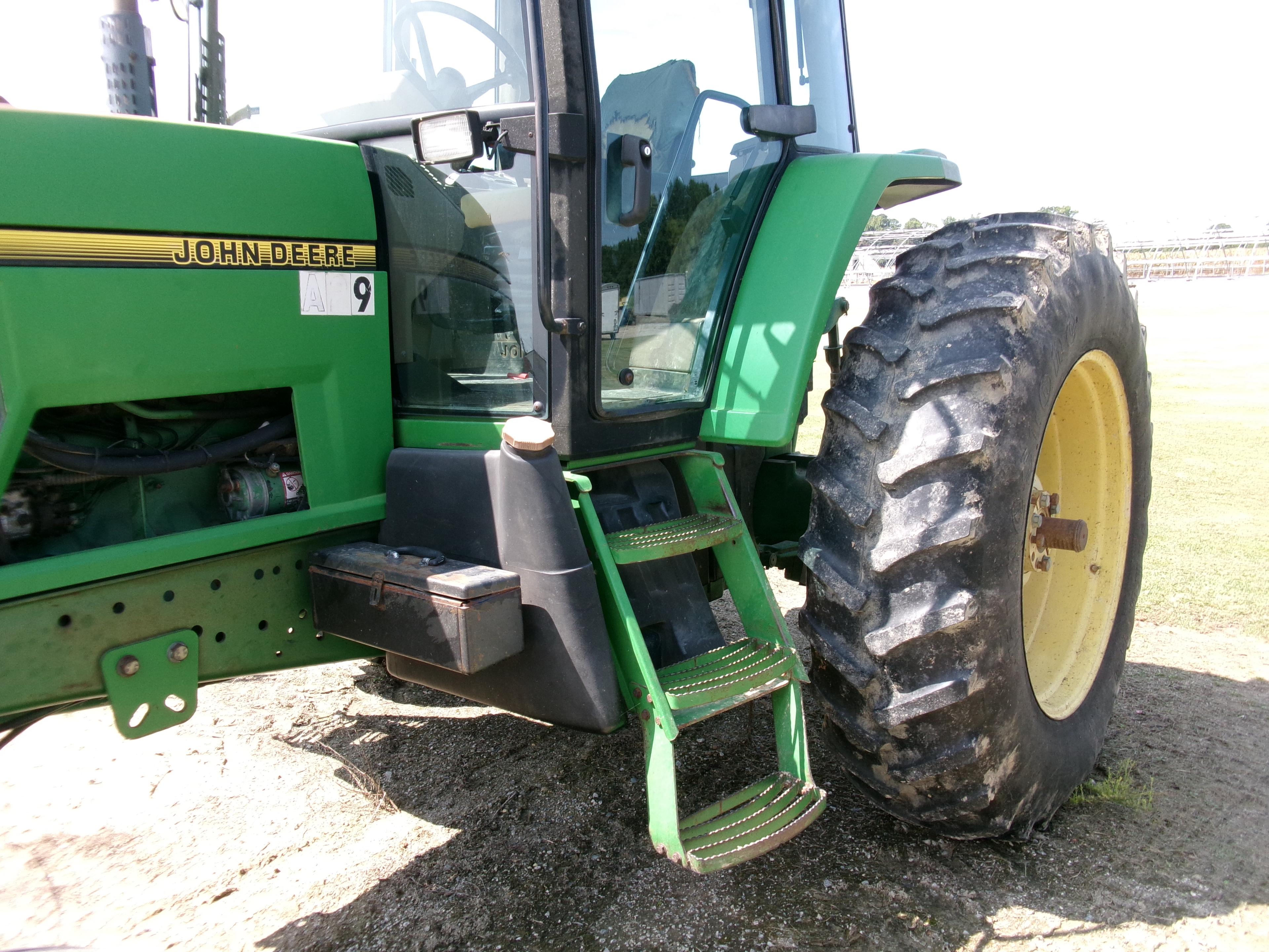 JD 7200, CAB, DSL, A/C, POWERQUAD TRANS, DUAL REMOTES, 8150 HRS, SN:001473