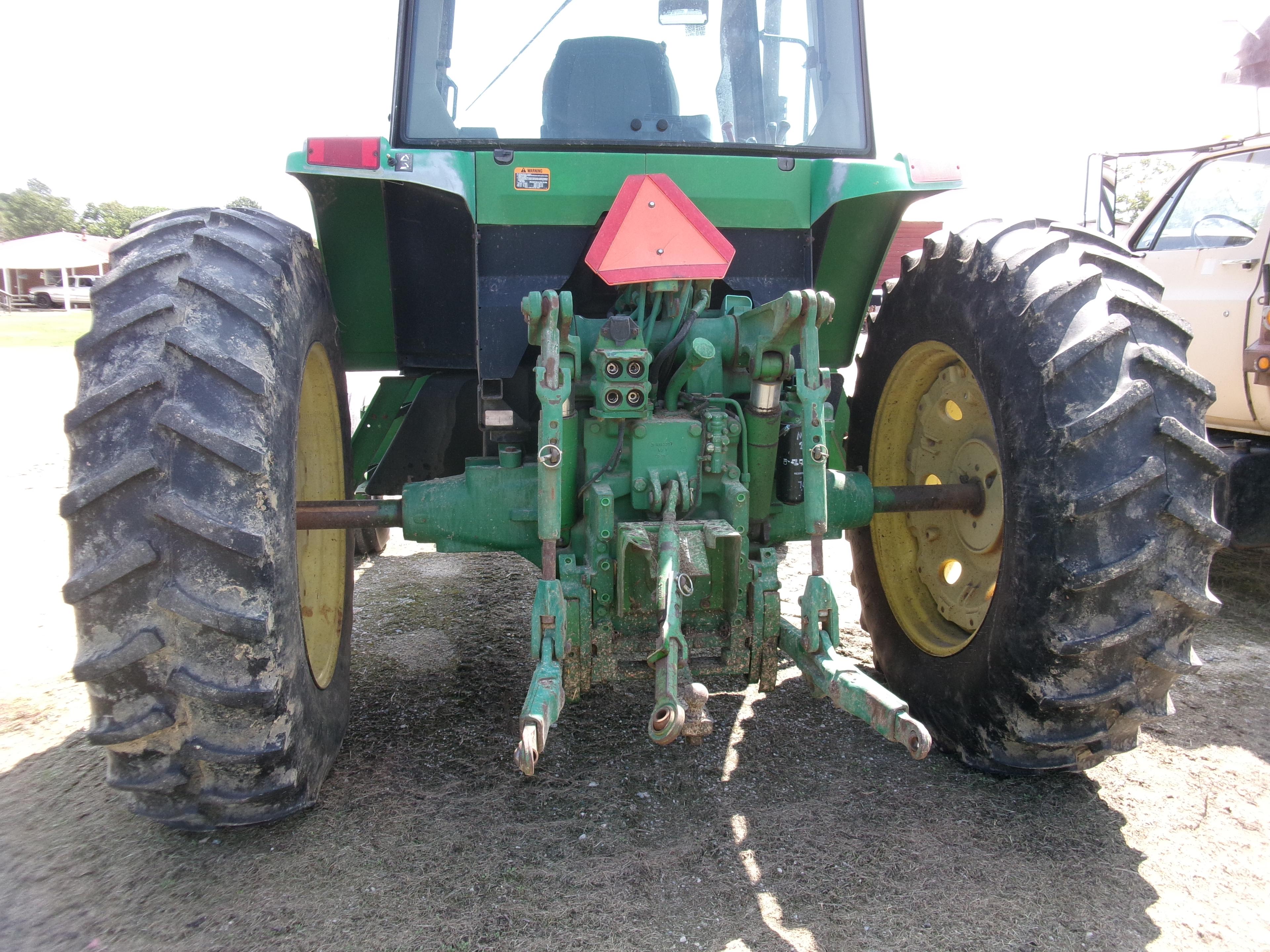 JD 7200, CAB, DSL, A/C, POWERQUAD TRANS, DUAL REMOTES, 8150 HRS, SN:001473