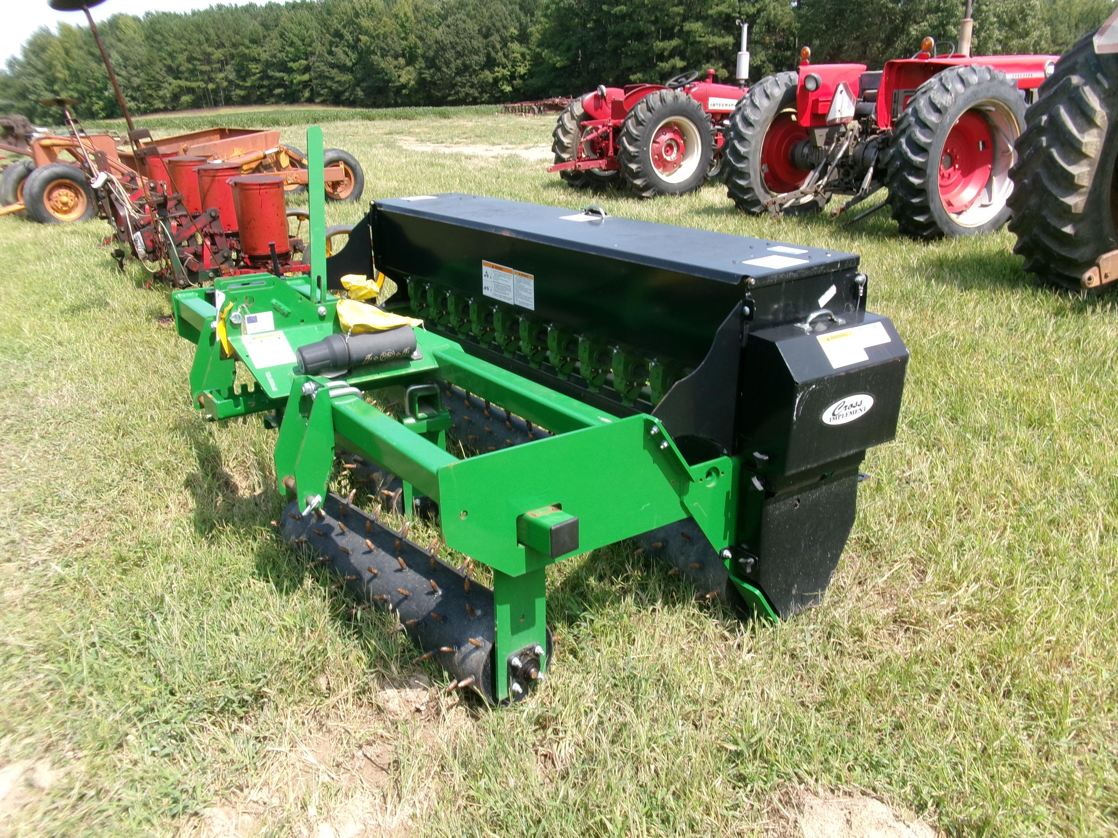 WOODS TSS8R4 SEEDER, LIKE NEW