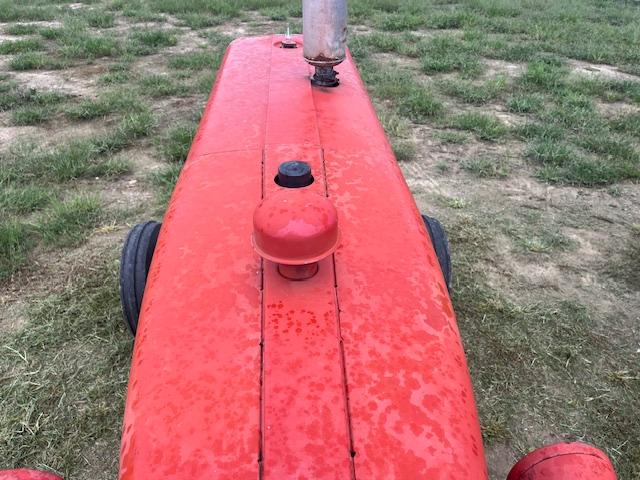 FARMALL 460, GAS ENGINE, 1306 HRS SN: 647S AS GOOD AND SOLID AS YOU WILL FIND.  SHED KEPT.  NICE