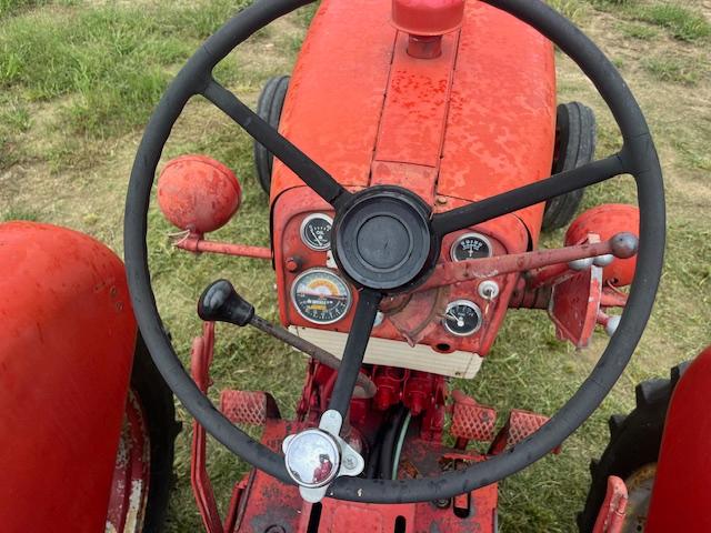 FARMALL 460, GAS ENGINE, 1306 HRS SN: 647S AS GOOD AND SOLID AS YOU WILL FIND.  SHED KEPT.  NICE