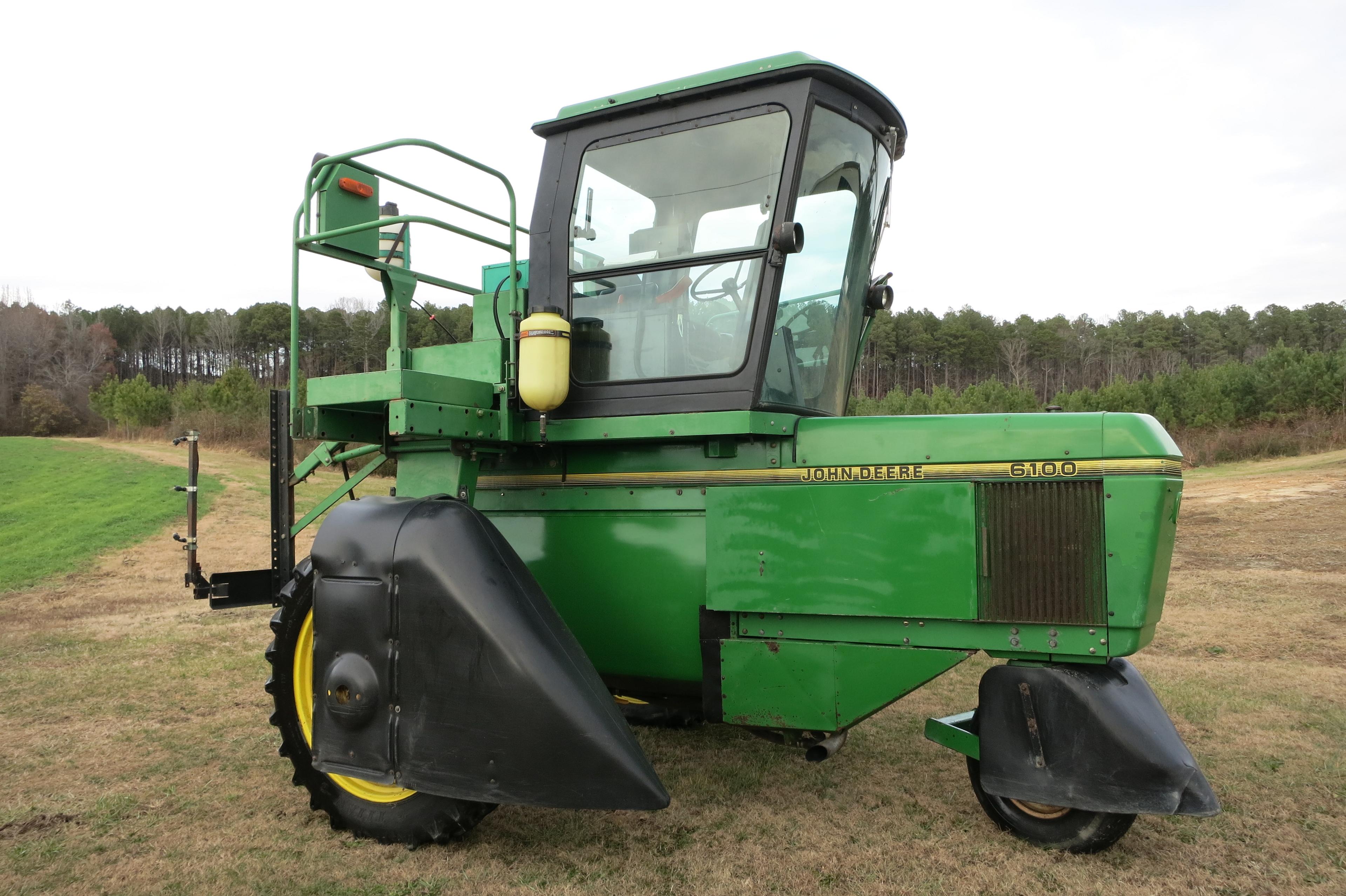 JD 6100 SPRAYER, CAB, JD RATE CONTROL, 4148 MILES, SN:4065, SELLS W/ 4R & 8R BOOM (ALL NEW AC)